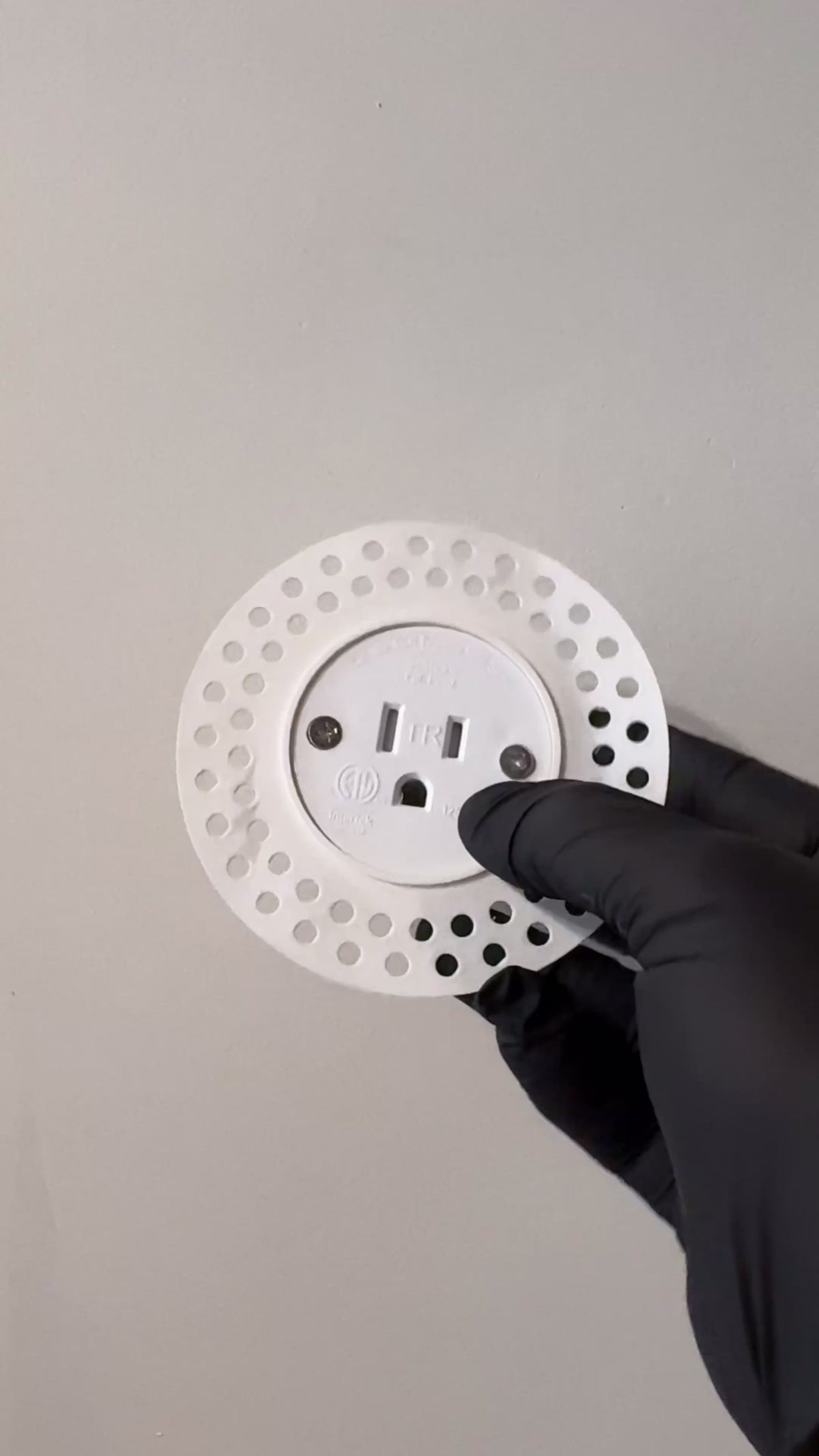 Trimless Flush Outlet Enclosure